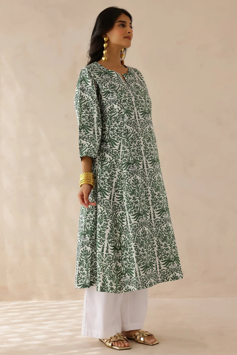 Green White Printed Kurta with Pants- Set of 2