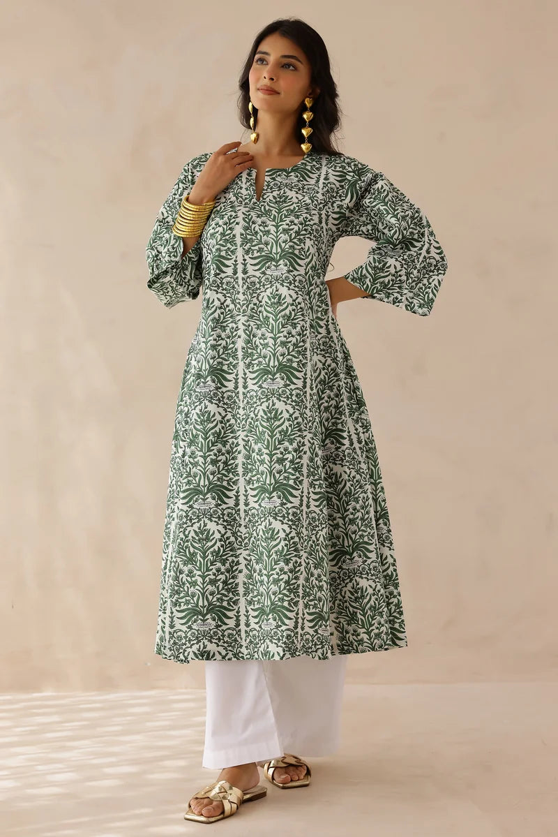 Green White Printed Kurta with Pants- Set of 2