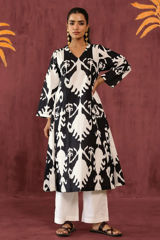 Monochrome Kurta with Pants - set of 2